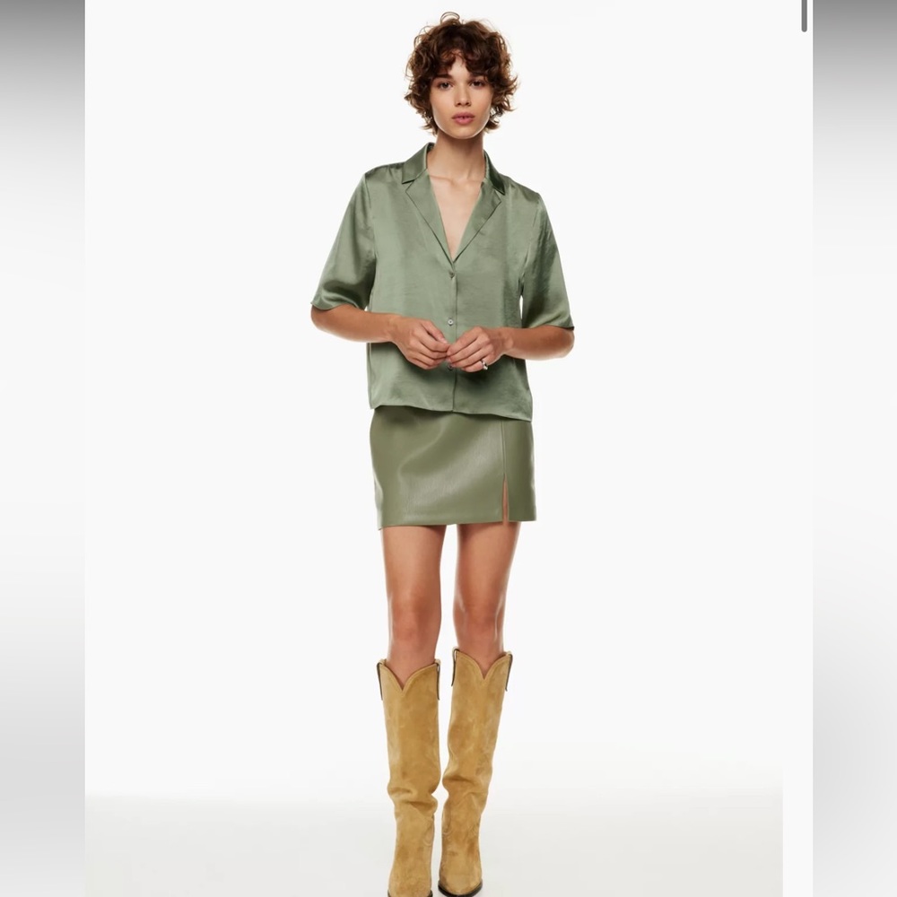 Aritzia satin short sleeve shirt - like new